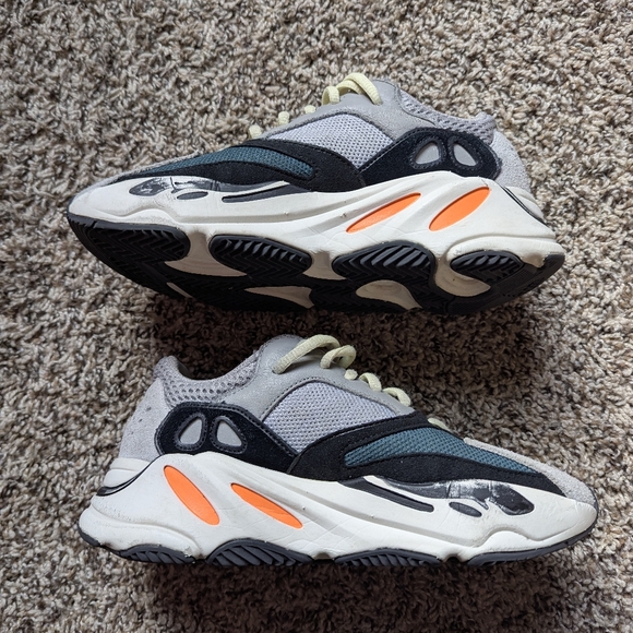 Yeezy Boost 700 Kids "Wave Runner - Picture 2 of 5